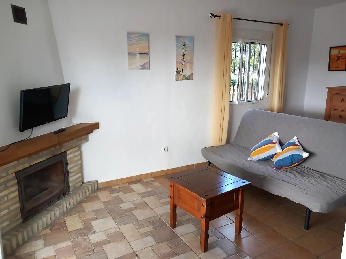 Apartamentos Cala Isabel 扎霍拉